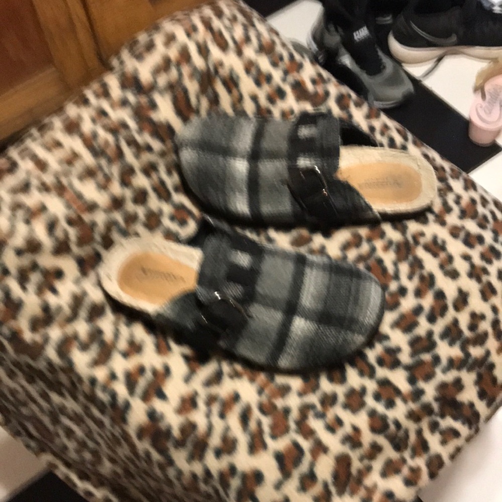 Solide in clogs